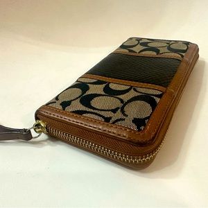 Authentic Coach, zippered wallet, gently used, single owner from smoke free home